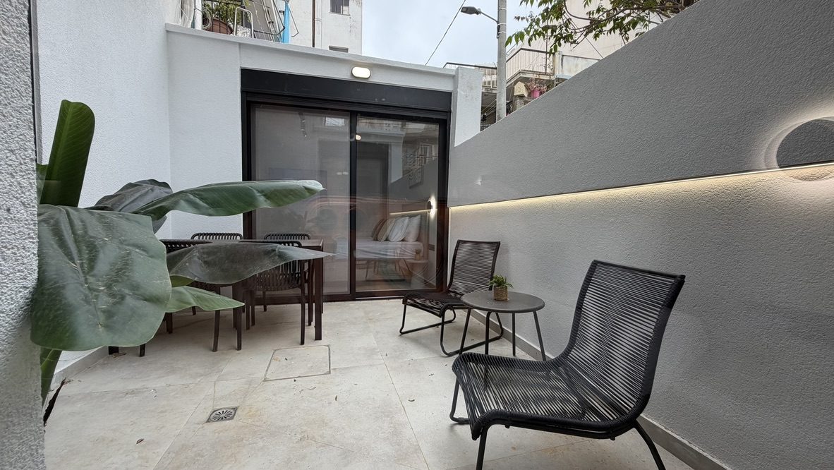 Metro hattında eşyalı daire — G1 · özel bahçe