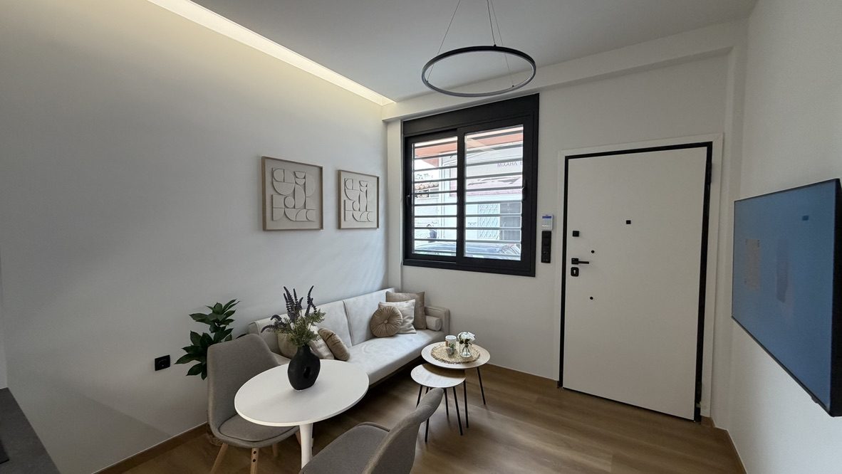 Metro hattında eşyalı daire — G2 · salon ve giriş
